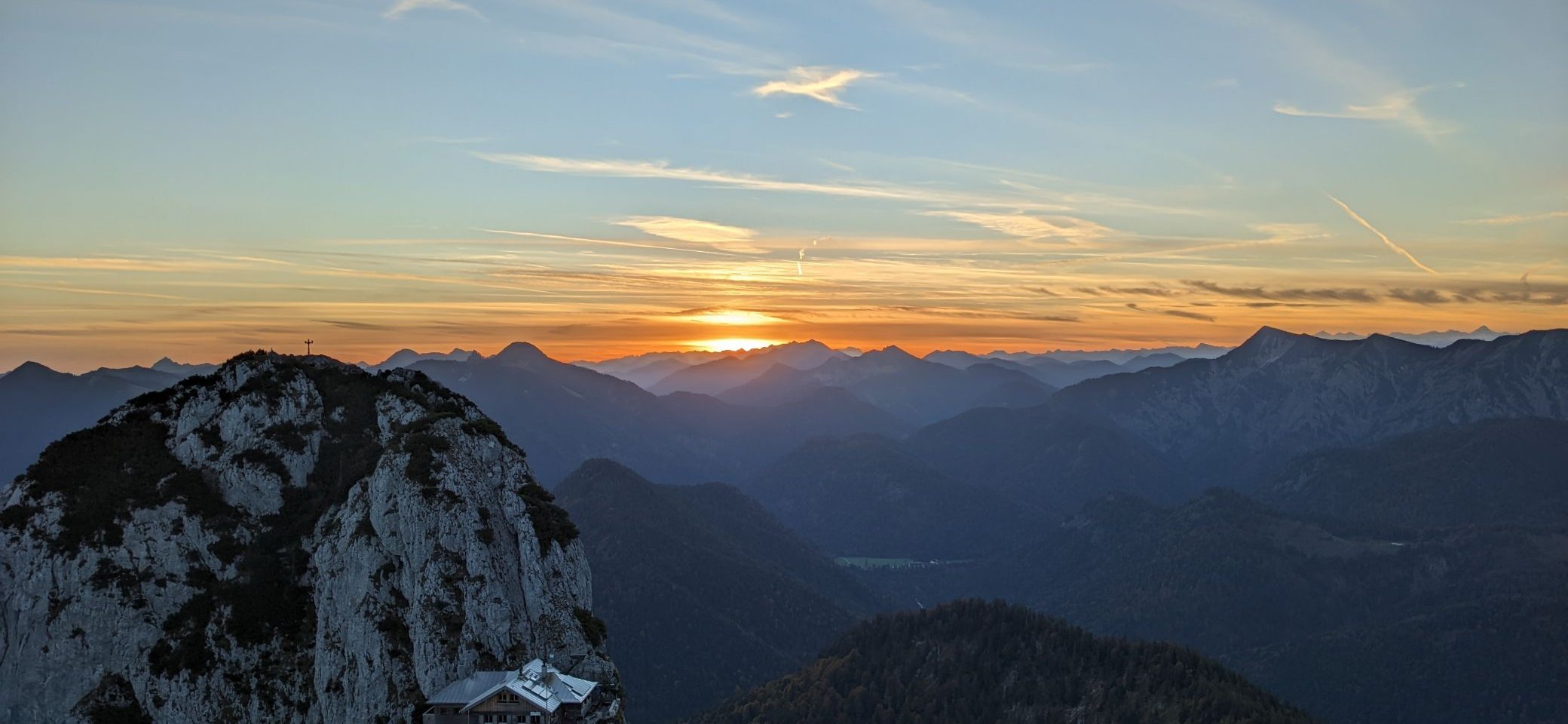 Sonnenaufgang an der Tedernseer Hütte | © Laura Ernst